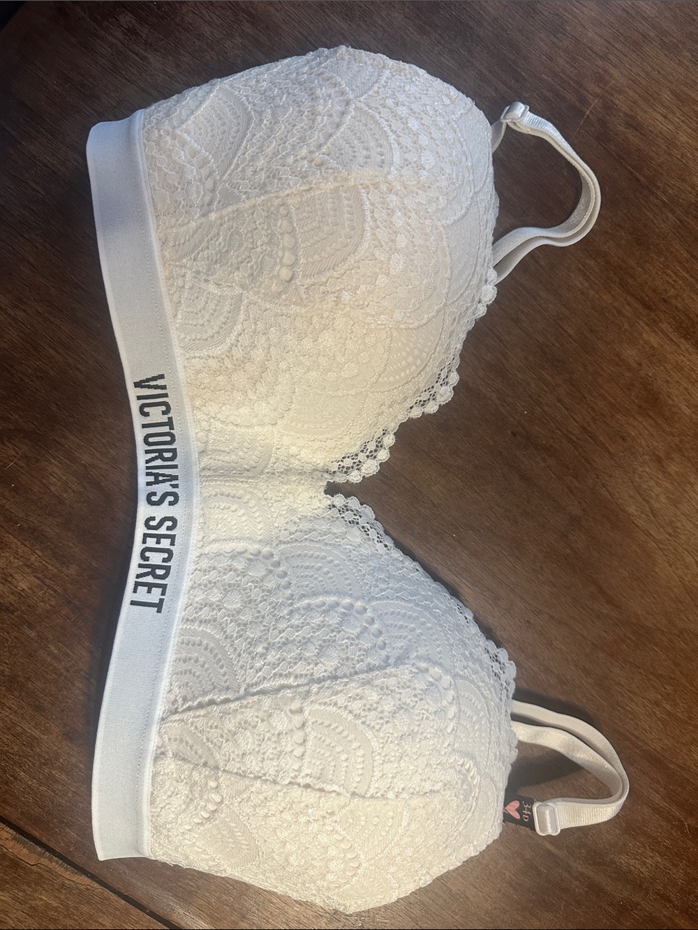 NWT Victoria’s Secret lace lined no wire 34D